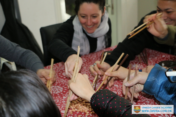 Cultural class-Chinese chopsticks.