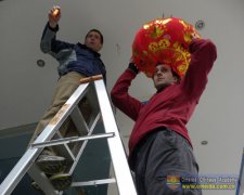 Hanging the Lantern and paste the Spring Festival couplets.