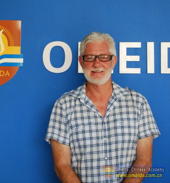 Welcome Robert from Australia to study at Omeida