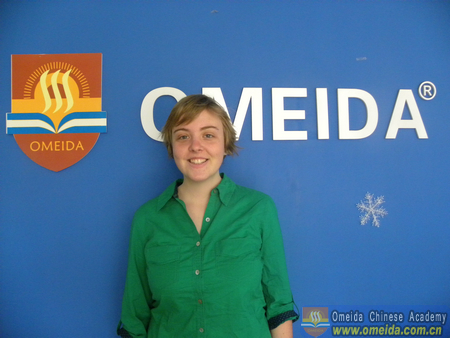 Welcome Emma from Australia to study at Omeida!