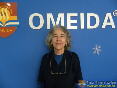 Welcome Susan from the US to study at Omeida!
