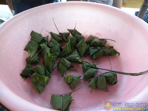 Making Zongzi in Dragon boat festival.