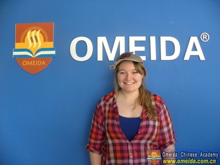 Welcome Laura from the U.S. to Study at Omeida!