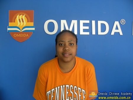 Welcome Tammy from the U.S. to Study at Omeida!