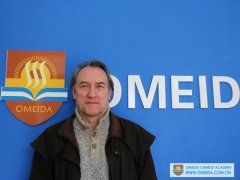 Welcome Robert from the UK to study at Omeida!