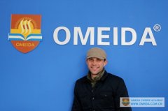 Welcome Mitch from America to study at Omeida!