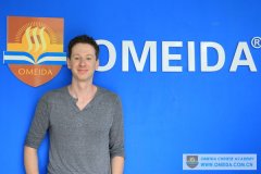Welcome Tyler from America to study at Omeida!