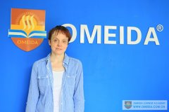 Welcome Elspeth from the UK to study at Omeida!